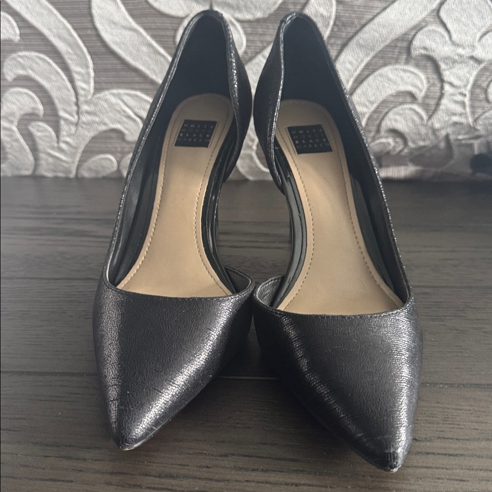 White House Black Market Ella Black Wavy Pump
